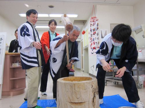 最も威勢良い餅つきでした